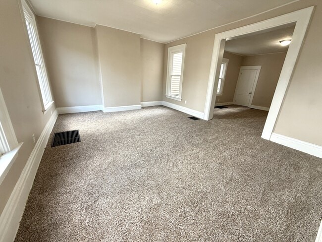 Building Photo - 1112 Girard Ave