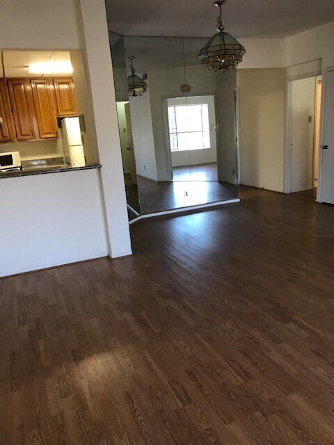 Building Photo - 2209 S Braeswood Blvd