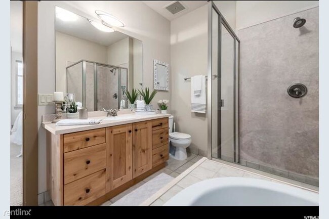 Building Photo - 1 br, 1 bath  - 86 N University Ave Apt 608