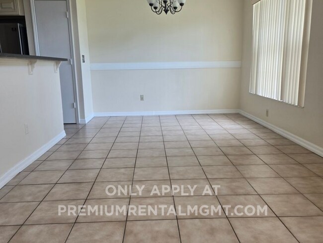 Building Photo - Beautiful 4 Bed / 2 Bath Single-Family Home with Fenced Yard & Screened Patio