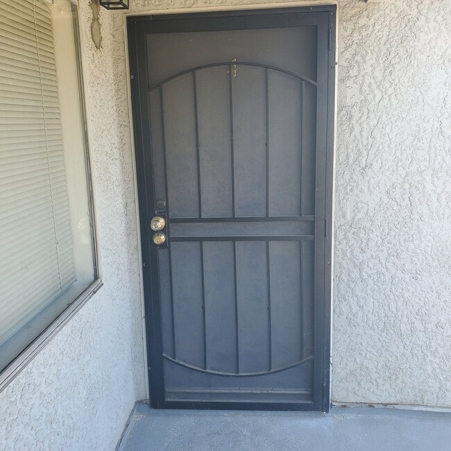 Entrance - 1178 Francisco Ave