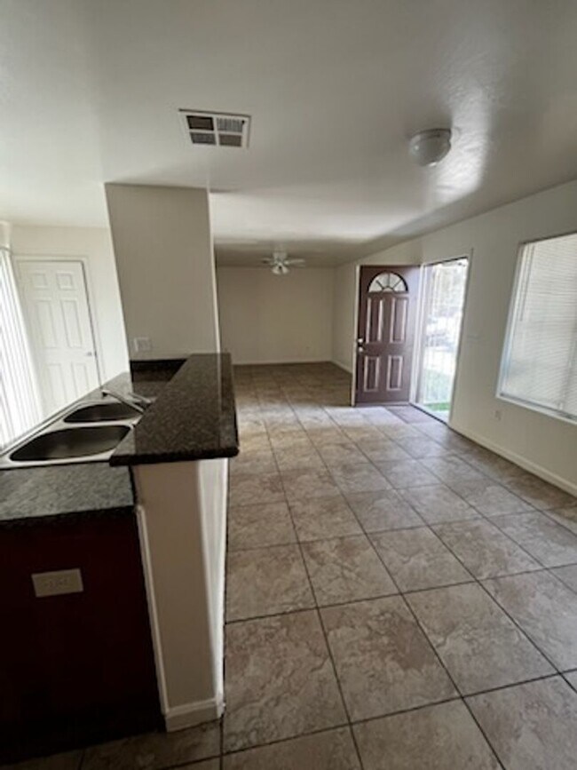 Building Photo - 730 K St