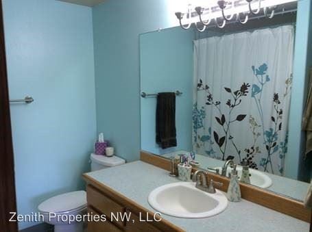Building Photo - 8200 NE Snowberry Loop