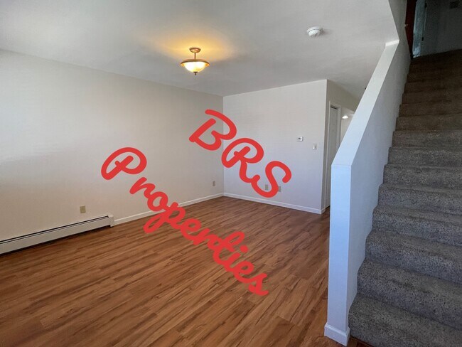 Foto del edificio - 250 Beacon Ct