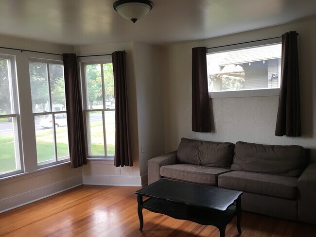 Foto del edificio - 1317 10th Ave