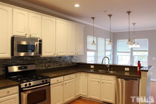 Building Photo - 7912 Clover Creek Ct
