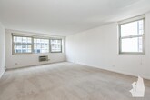 Foto principal - 1 bedroom in Chicago IL 60611