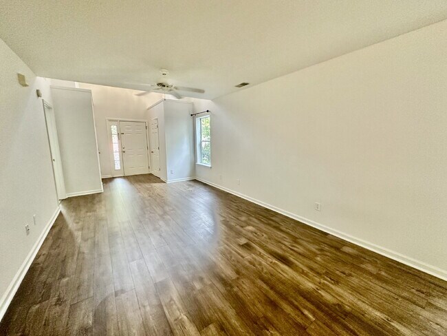 Building Photo - 383 Gardners Cir