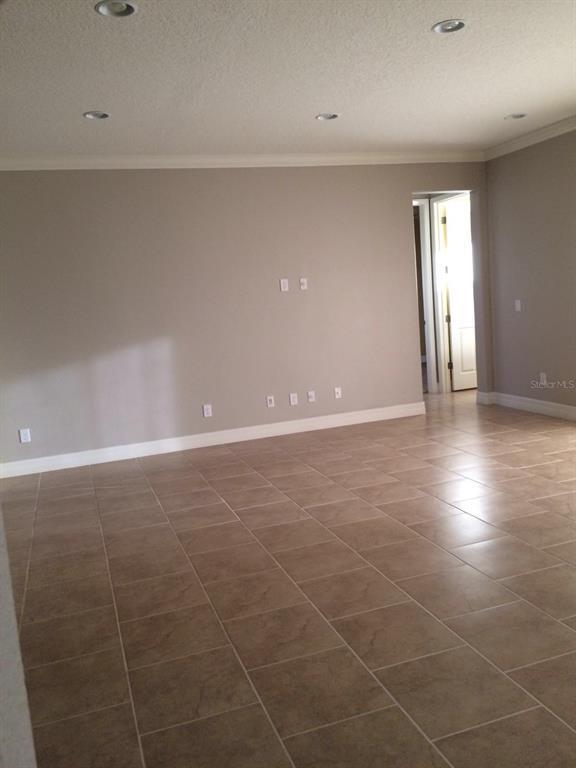 Foto del edificio - 2860 N Pointe Blvd