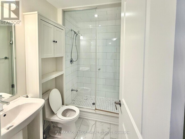 Photo du bâtiment - 157 William Duncan Rd