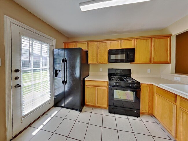 Building Photo - 6018 Hendricks Pass Dr