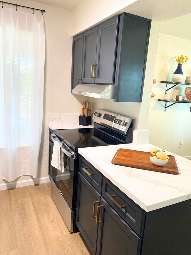 Foto del edificio - 1795 W 28th St