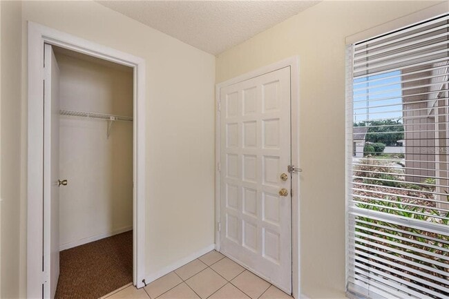 Foto del edificio - 4231 Oak Loop