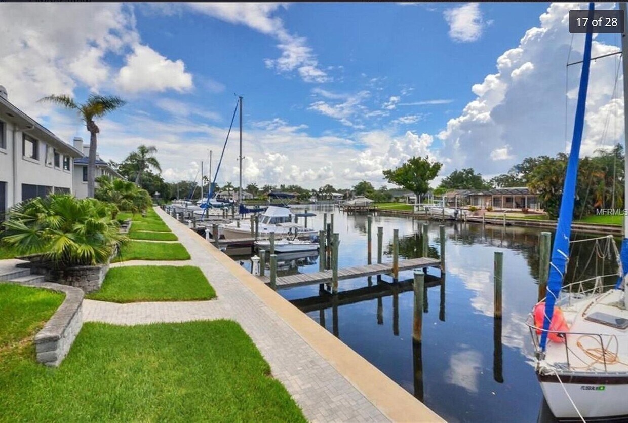 1627 Watermark Cir NE, Saint Petersburg, FL 33702 House Rental in