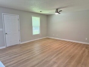 Building Photo - 1209 Furches Ave