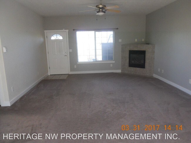 Foto del edificio - 2 br, 2 bath Apartment - 124 WELDWOOD DR.