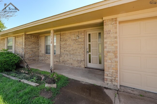 Building Photo - 1118 Crescent Ln