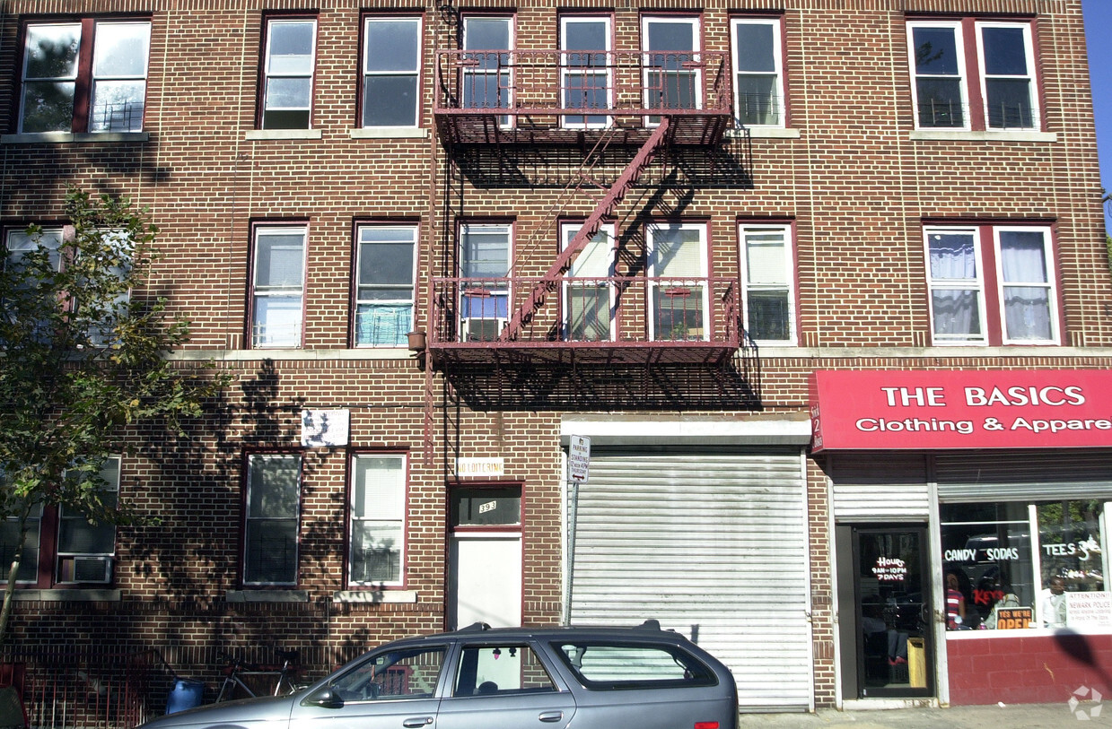 Building Photo - Golden Brick