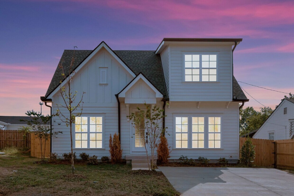 Foto principal - Brand new build home in Old Hickory