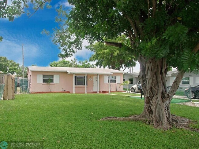 Foto del edificio - 341 NE 25th Ct