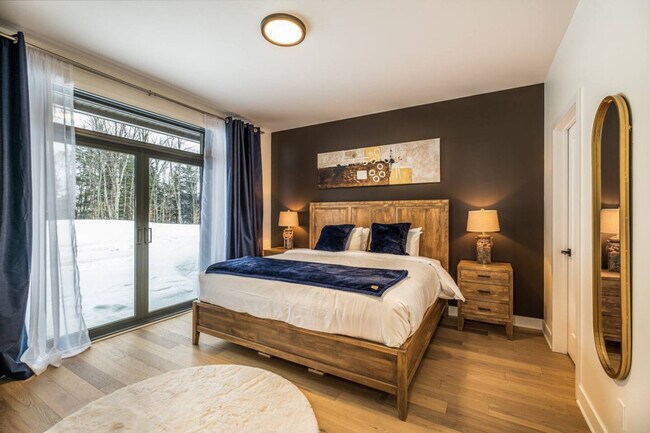 Building Photo - 1045 Allée de Verbier