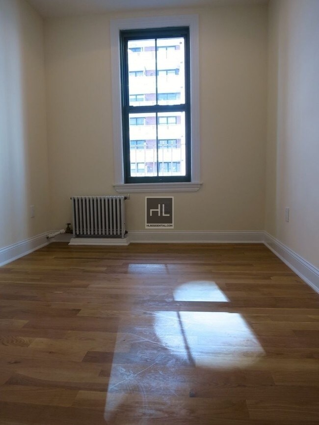 Foto del edificio - 512 E 79th St
