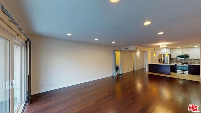 Foto del edificio - 4520 Natick Ave