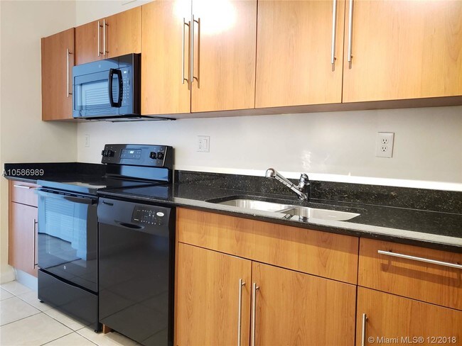 Foto del edificio - RESIDENCES ON HOLLYWOOD BEACH CONDO