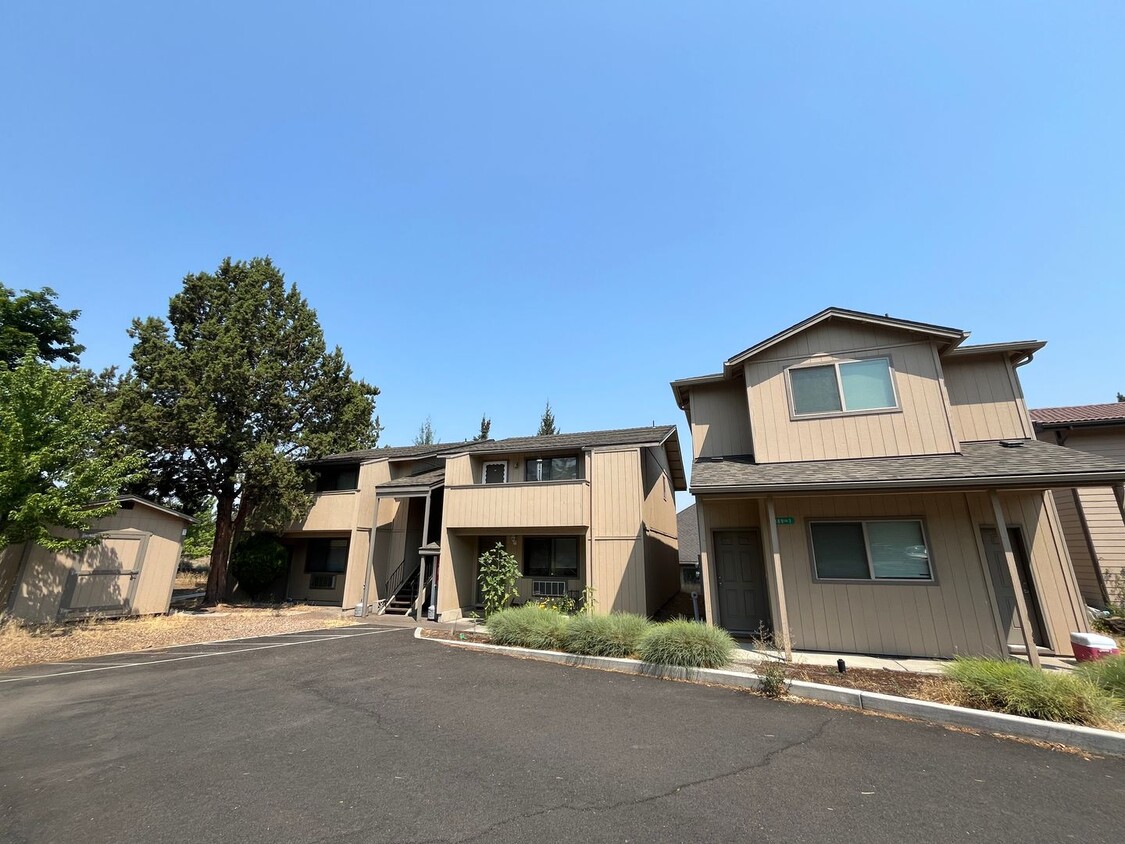 Primary Photo - 2 Bed/1 Bath Apartment in NE Bend - Wichita Way