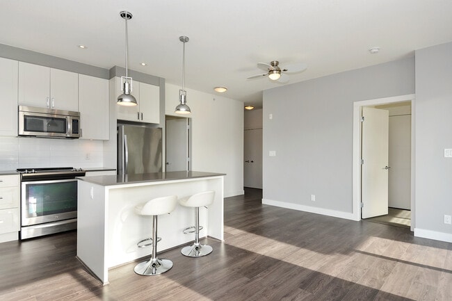 Building Photo - 2 - Bed + 2 - Bath Condo for Rent in Surrey!