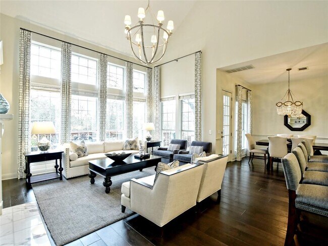 Building Photo - 10660 Bramblecrest Dr