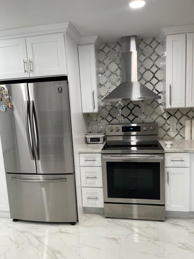 Building Photo - 1629 Riverview Rd