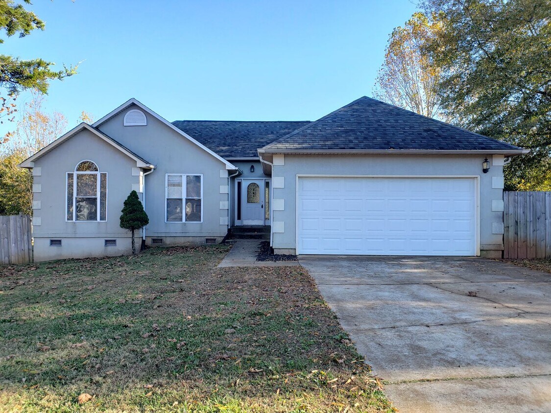 Primary Photo - 3 Bedroom home in Iron Station