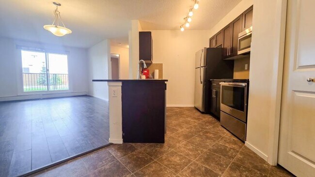 Photo du bâtiment - 2.0 bedroom in Calgary Alberta T2X 2B9