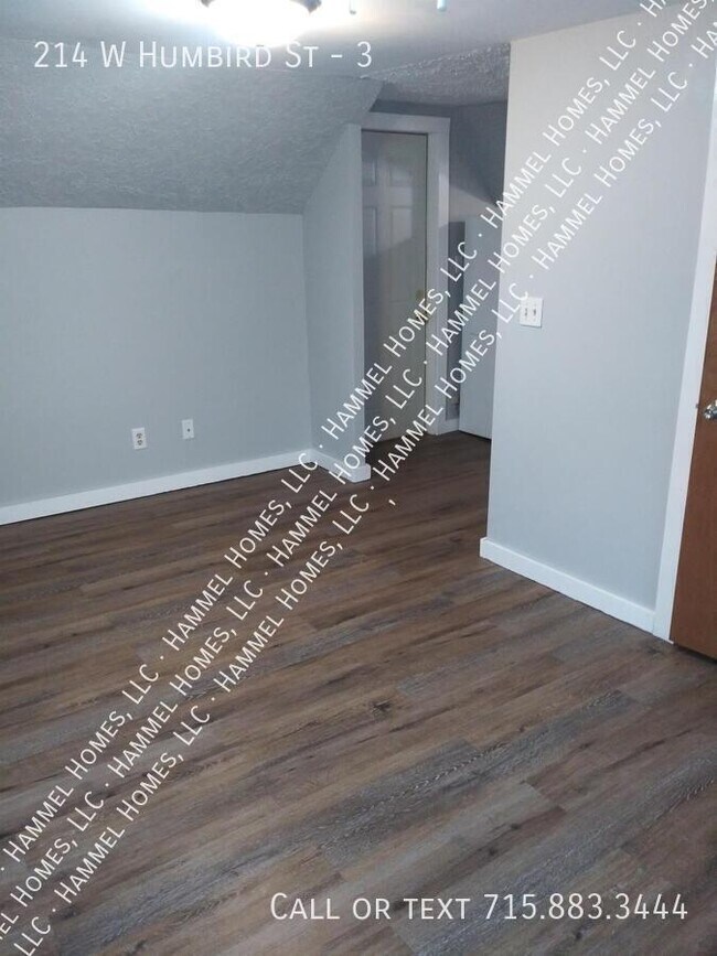 Foto del edificio - 214 W Humbird St