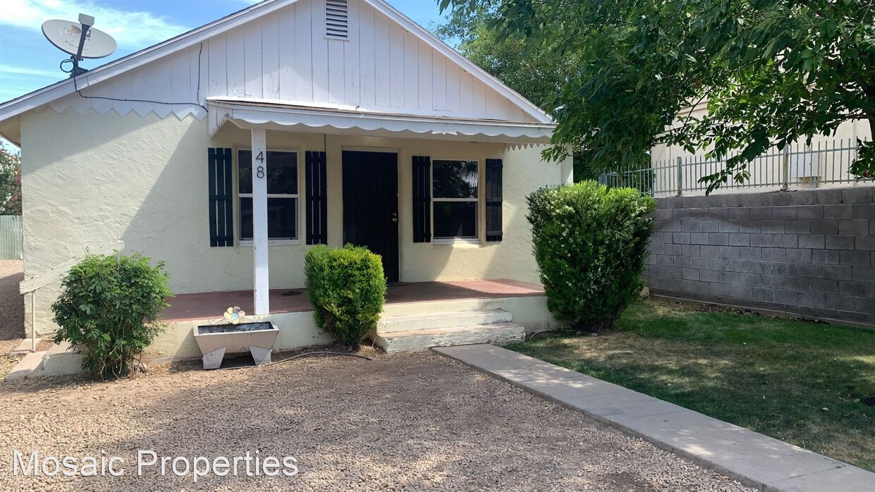 Foto principal - 3 br, 2 bath House - 48 W University Dr.