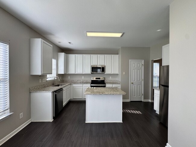 Building Photo - 803 Peachtree Meadows Cir
