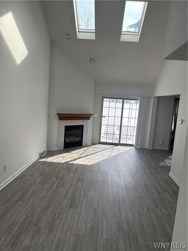 Foto del edificio - 3011 Cloverbank Rd