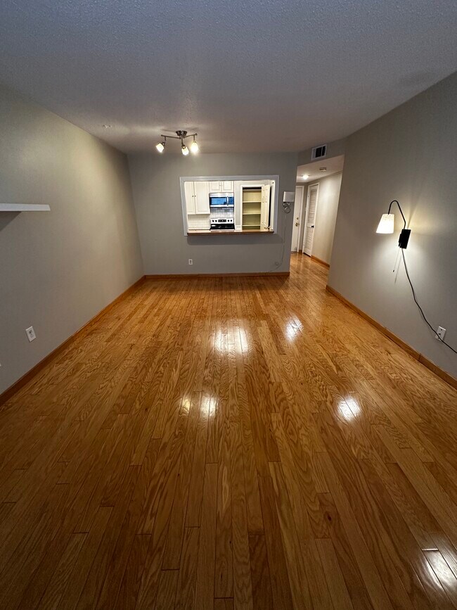 Building Photo - 4355 Maryland Ave