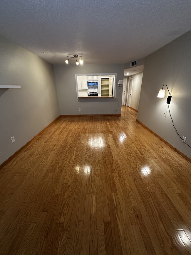 Building Photo - 4355 Maryland Ave