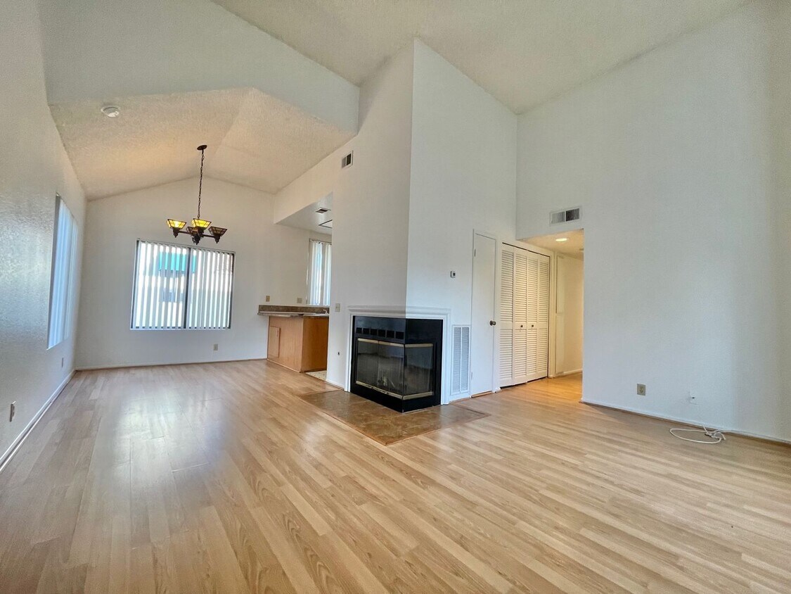 Primary Photo - 2 Bed 2 Bath Corner Townhome