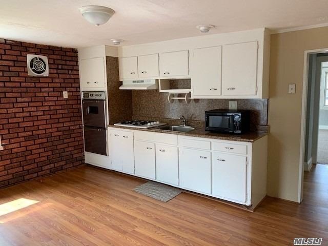 Building Photo - 496 Secatogue Ave