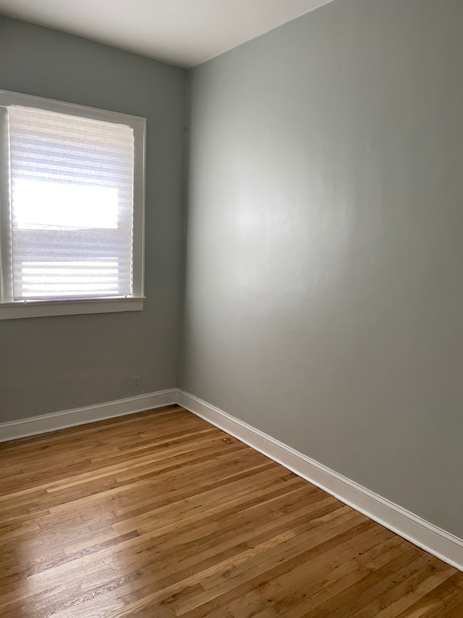 BEDROOM 1 - 516 Monastery Pl