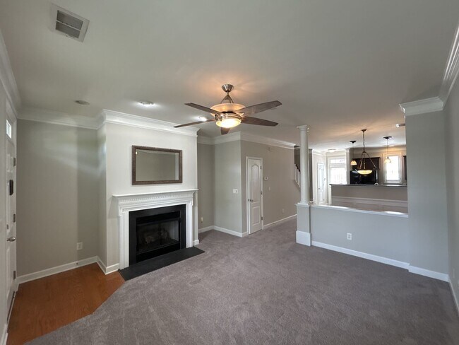 Foto del edificio - 8614 Beaver Creek Dr