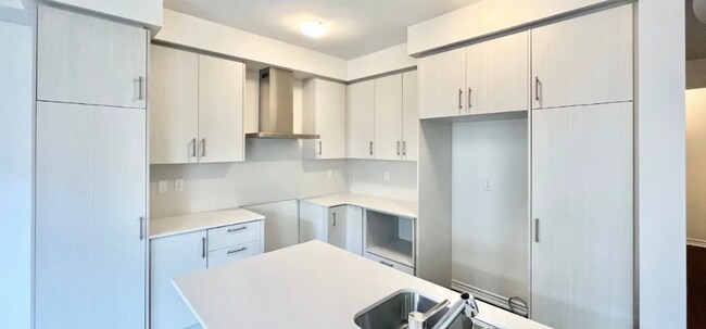 Building Photo - 23 Gemini Dr