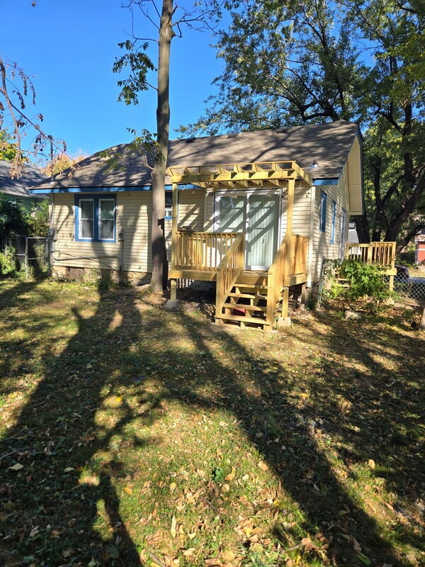 Building Photo - 2501 E 68th Terrace