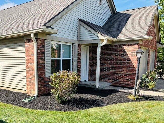 Foto del edificio - 9680 River Oak Ln E
