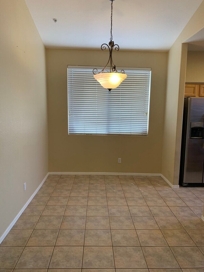 Building Photo - Beautiful 2 bedroom condo in Tempe