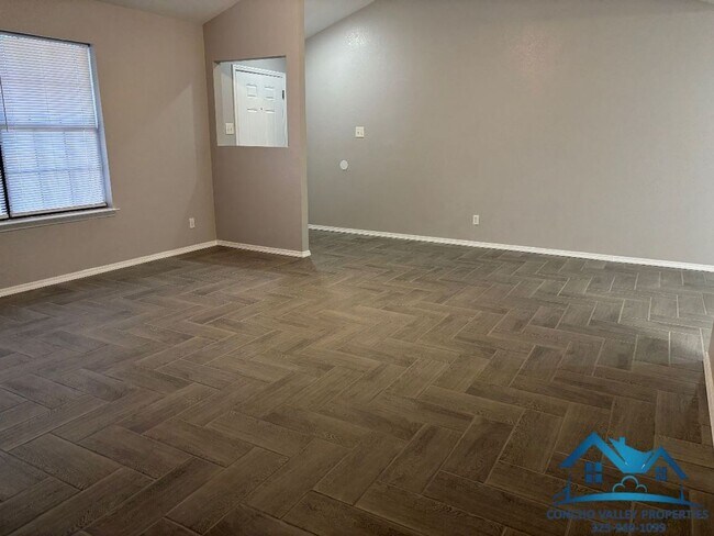 Foto del edificio - For Rent - 3 Bed/ 2 Bath in the Bluffs