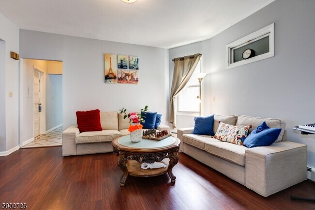 Foto del edificio - 711 Clifton Ave